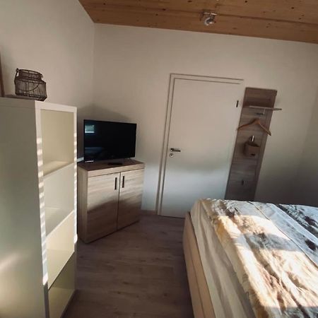 Zimmer M. Eigenem Bad Und Badewanne Direkt Am Wald Amöneburg المظهر الخارجي الصورة