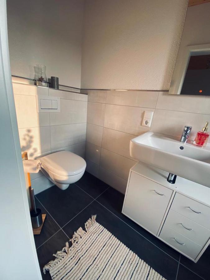 Zimmer M. Eigenem Bad Und Badewanne Direkt Am Wald Amöneburg المظهر الخارجي الصورة